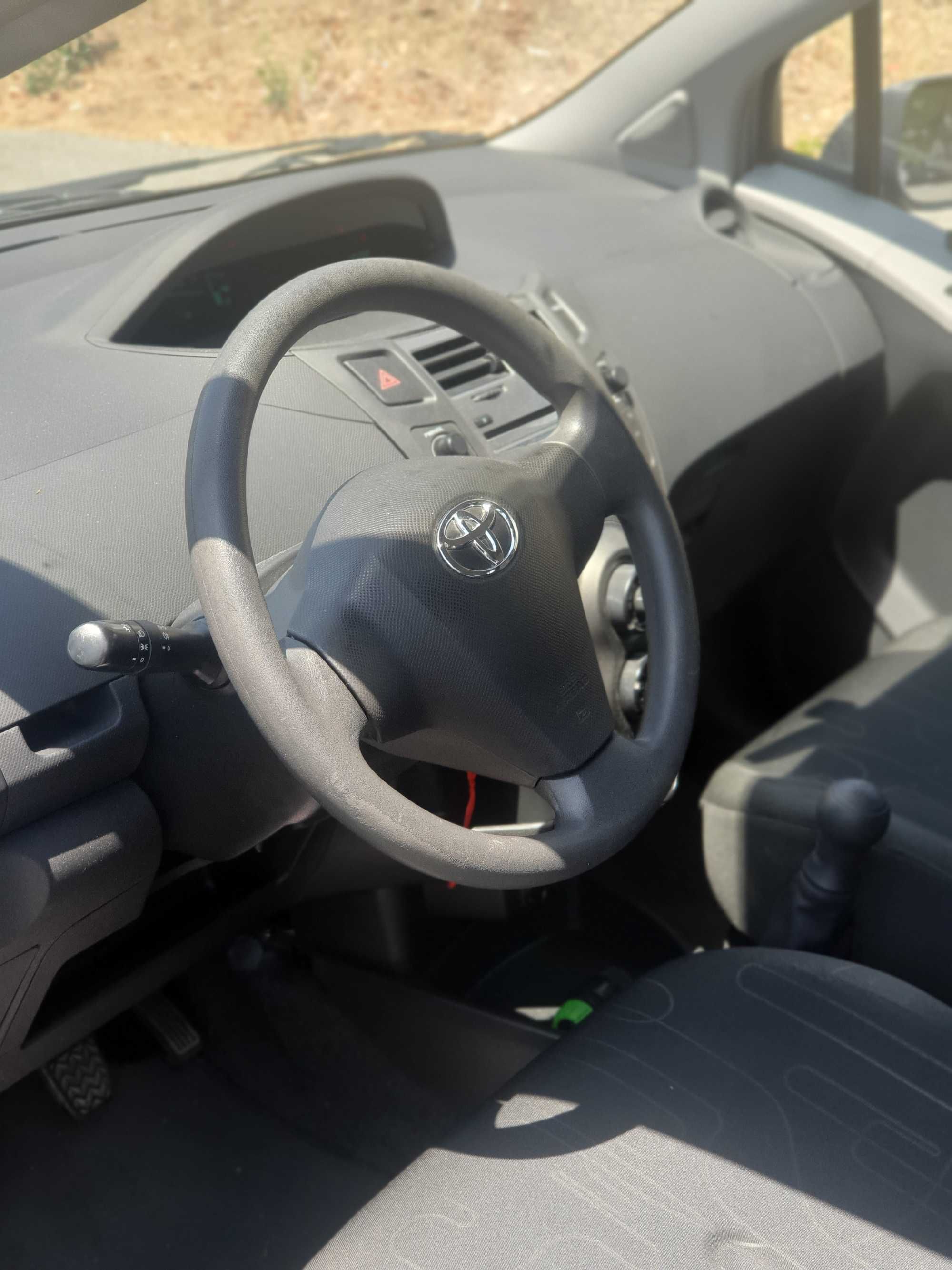 Toyota Yaris 5.000€, particular, é negociável