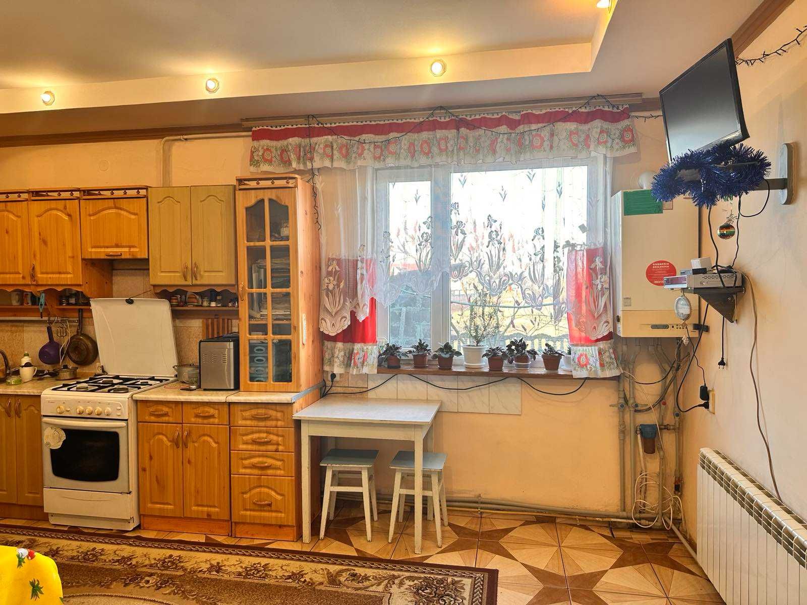 Продам будинок в передмісті