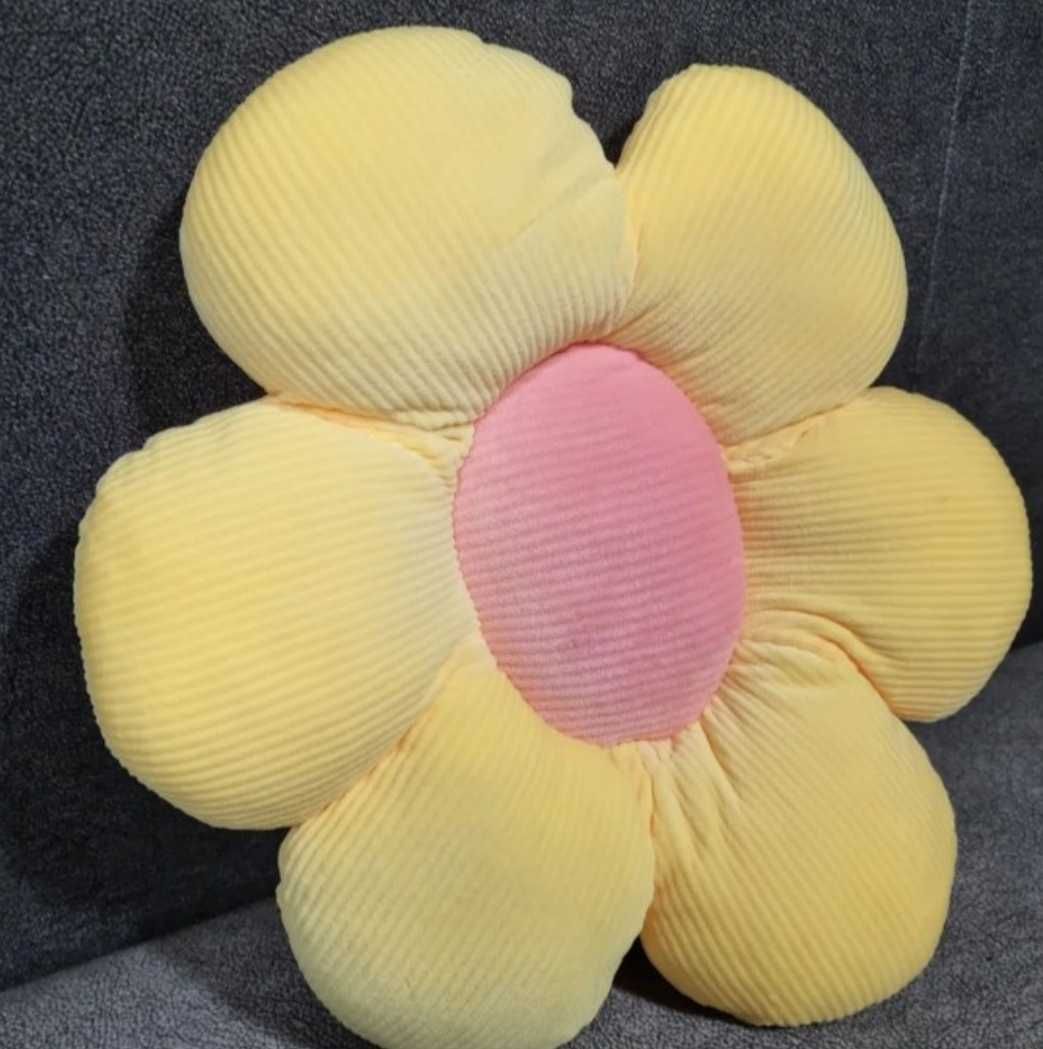 Подушка квіточка