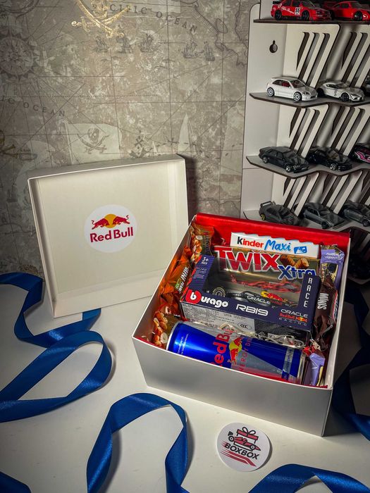 Подарунковий набір BOXBOX | Bburago F1 Red Bull RB19 Max Verstappen
