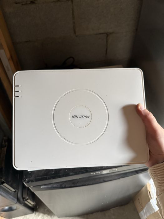 Реєстратор для відеоспостереження Hikvision DS-7108NI-Q1/8P