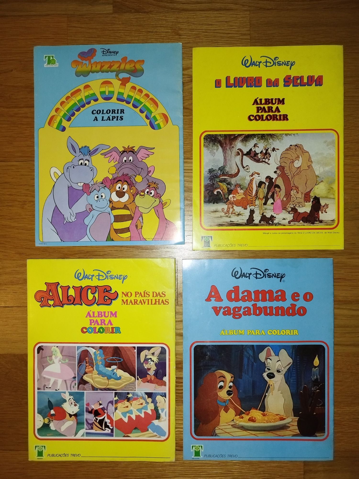 Lote de 4 livros de colorir Walt Disney da publicações trevo