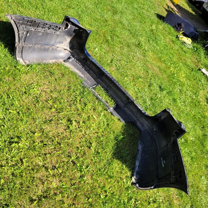 Zderzak tył z czujnikami parkowania PDC vw passat b6 kombi 2008r LA5E