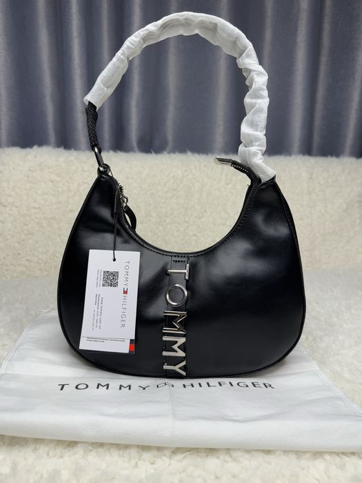 Сумочка від Tommy Hilfiger