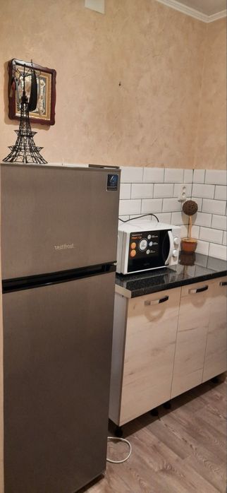 Продам кімнату у гуртожитку ул Домнобудивникіа 2/2 . Меблі+ техніка