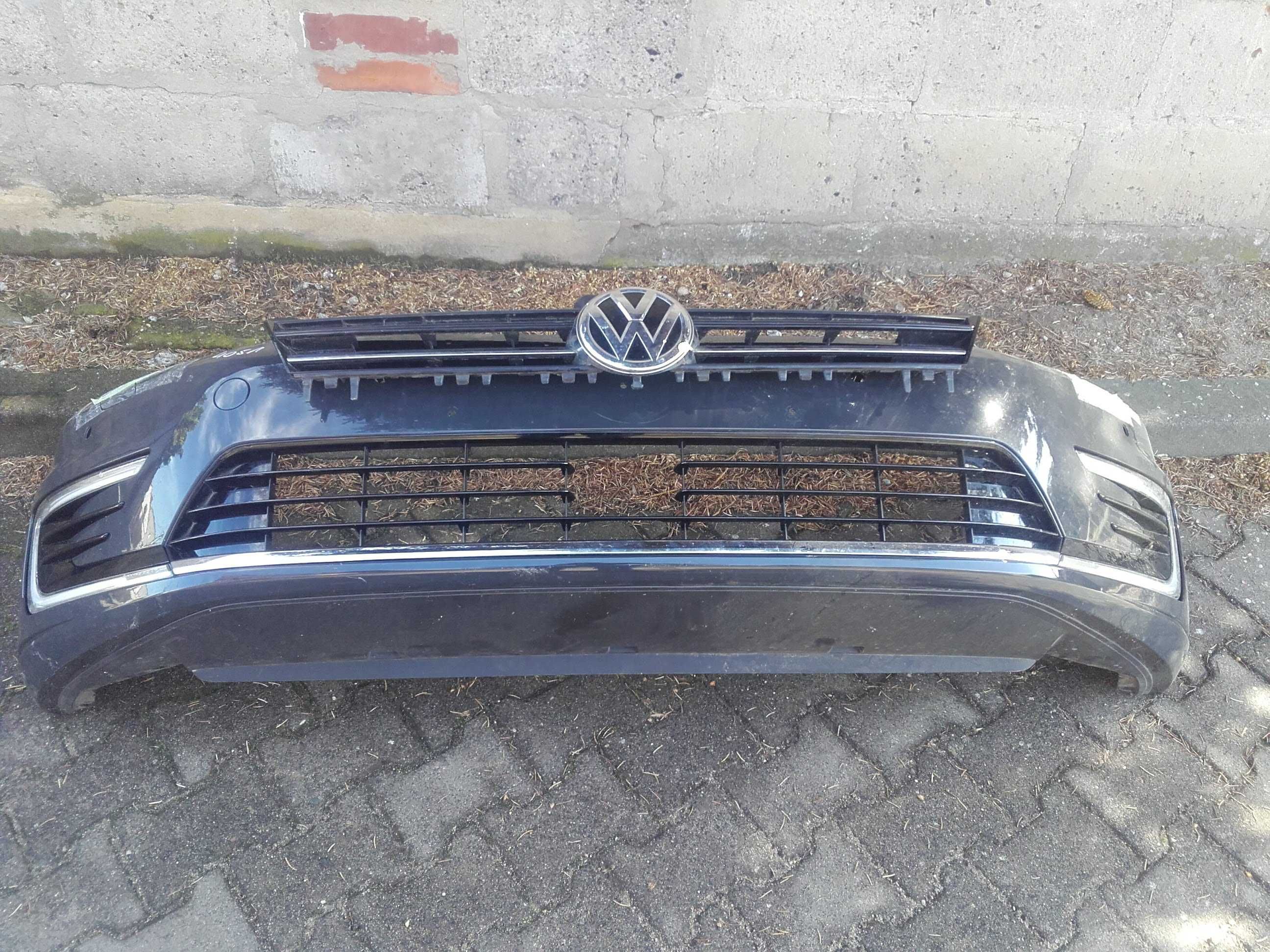 Zderzak przedni VW Golf 7 Electric 2016 spryskiwacze i czujniki nr4051