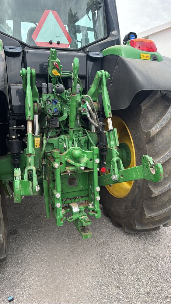 John Deere 6155M,com carregador balde e garfos em estado novo 602 h.