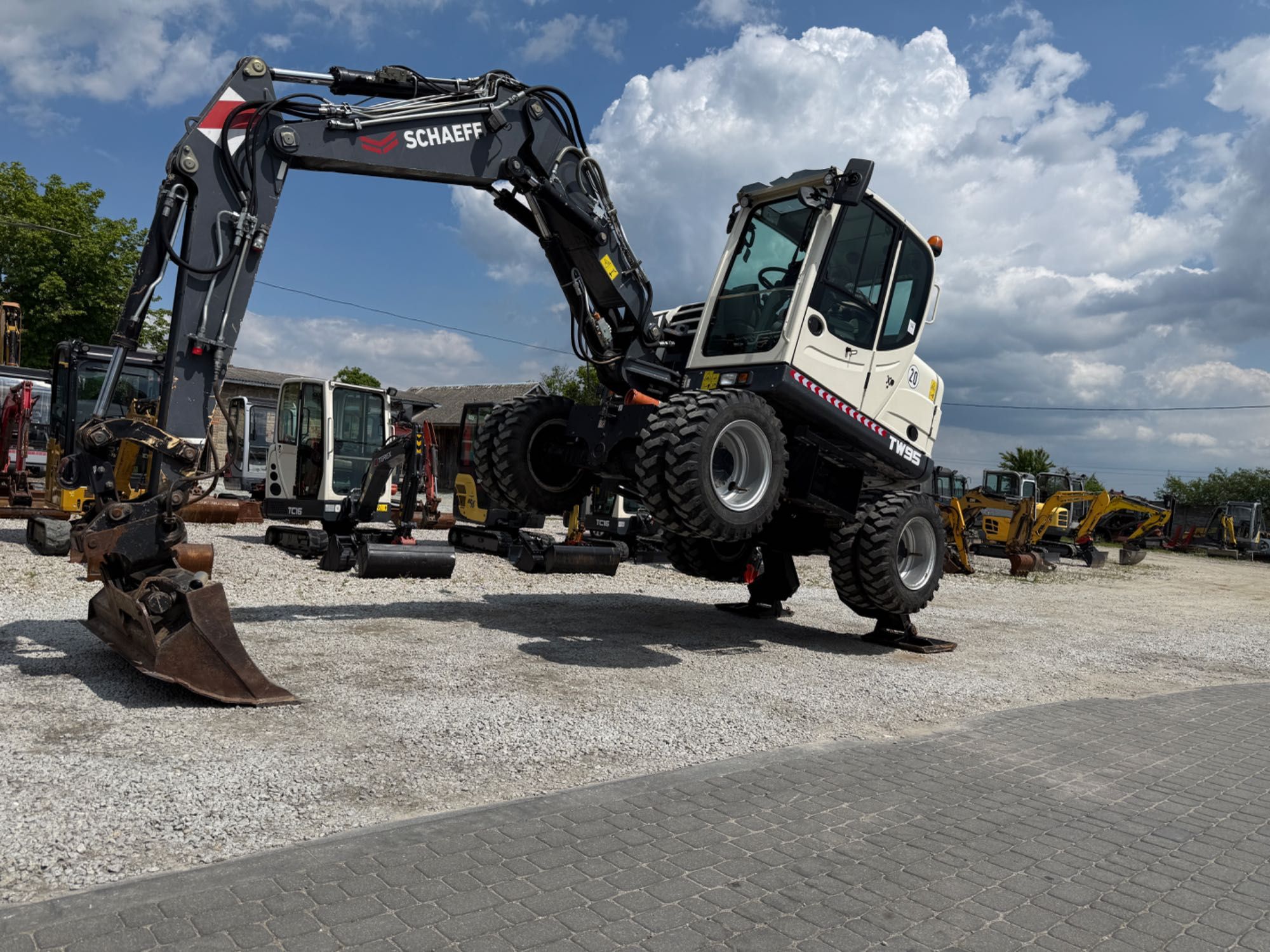Koparka Kołowa SCHAEFF TW95 z 2017r 4 łyżki Yanmar B95 tylko 4700 MTG