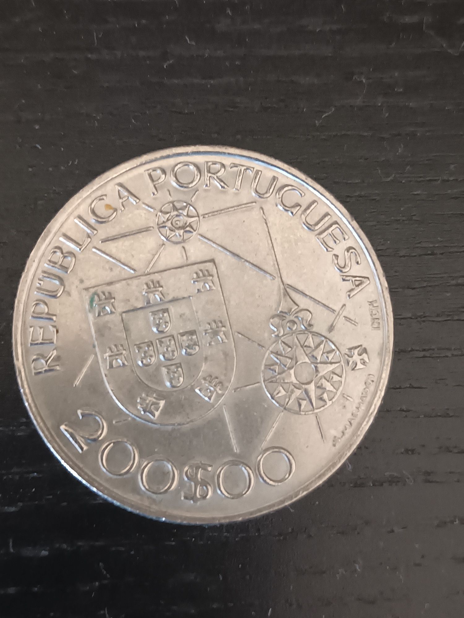 Moedas Comemorativas 100 e 200 escudos