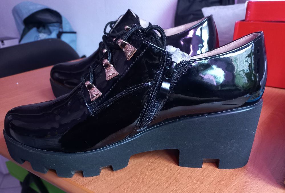 Туфлі жіночі нові 39 р