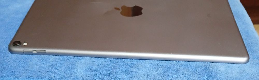 iPad pro 10.5  64 gb