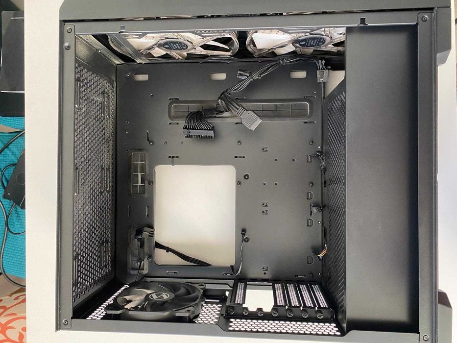 Caixa PC / Gabinete ATX Lian Li Lancool 215