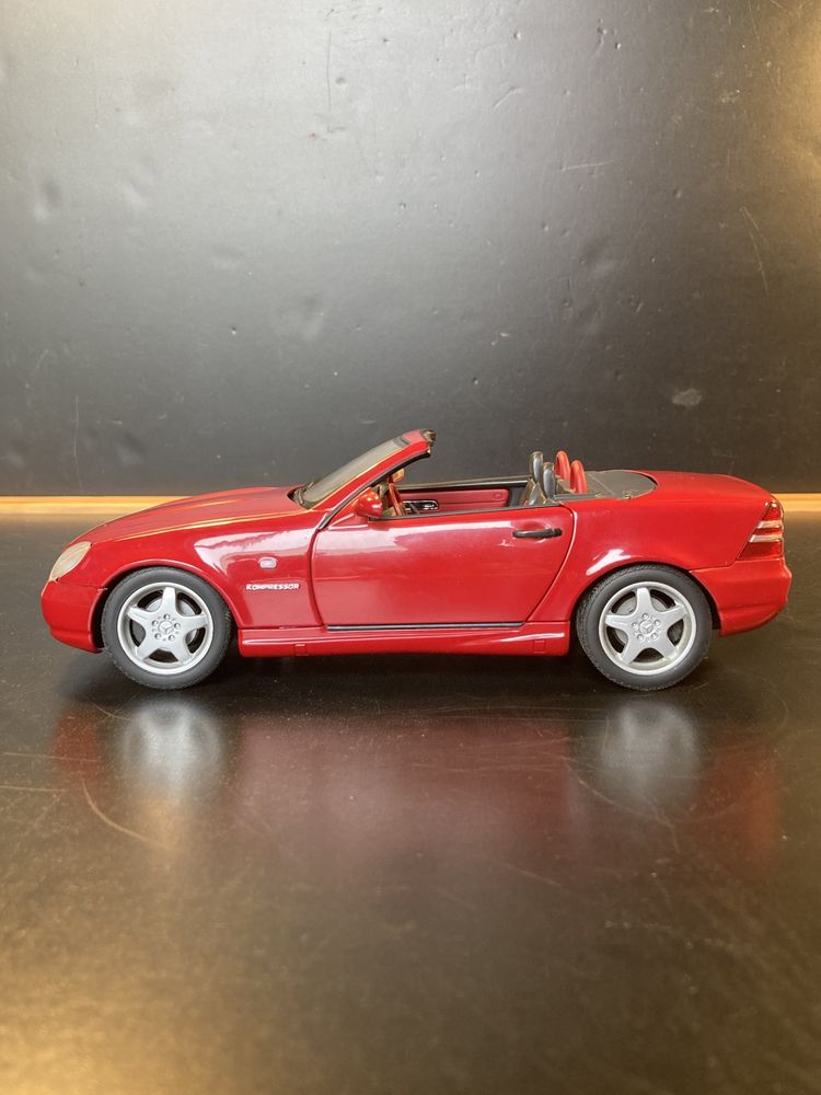 Mercedes slk 230 kompressor AMG 1/18 UT models raro