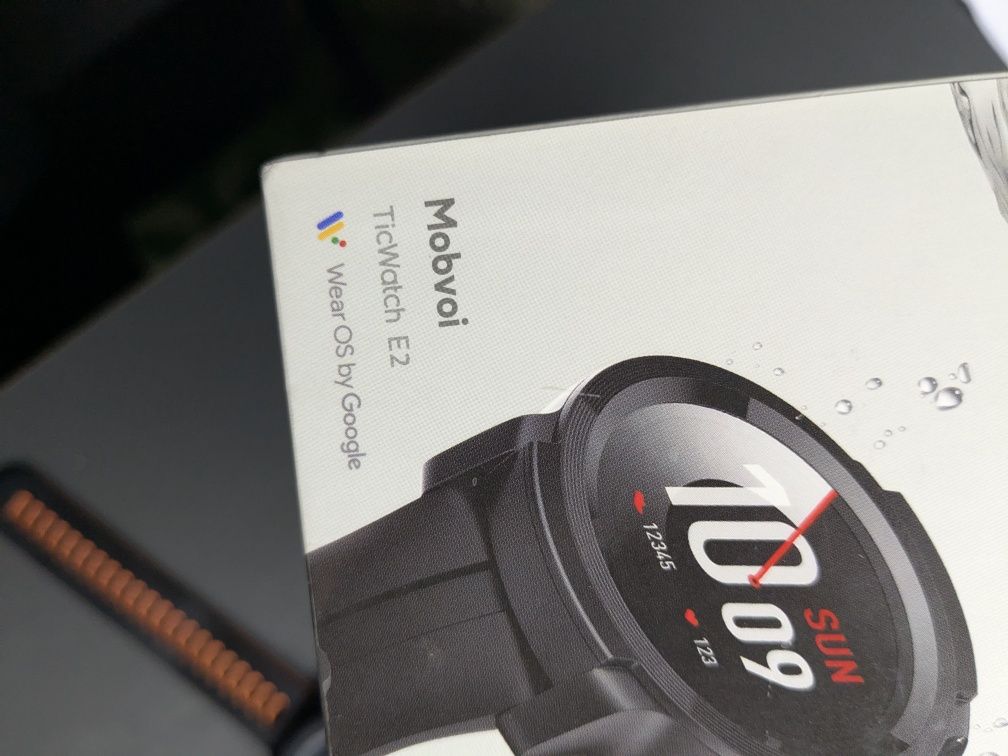 Смарт часы TicWatch E2 android wear OS