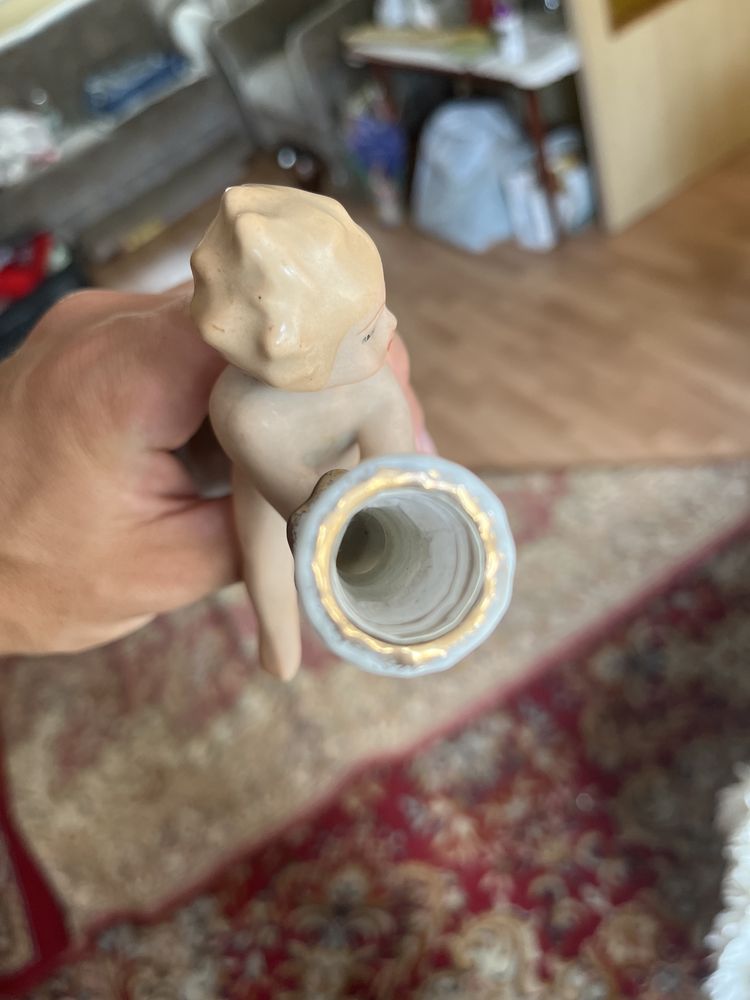 Świecznik figurka aniołek z porcelany