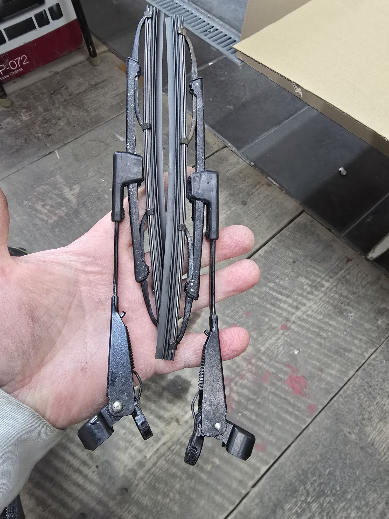 Wycieraczki przednich lamp volvo 850 NR 26