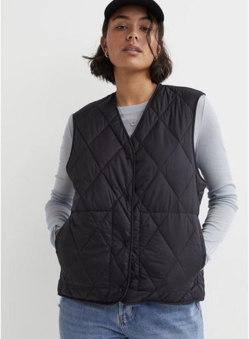 Жилетка стьобана, чорна з утепленням. Hm, s-m