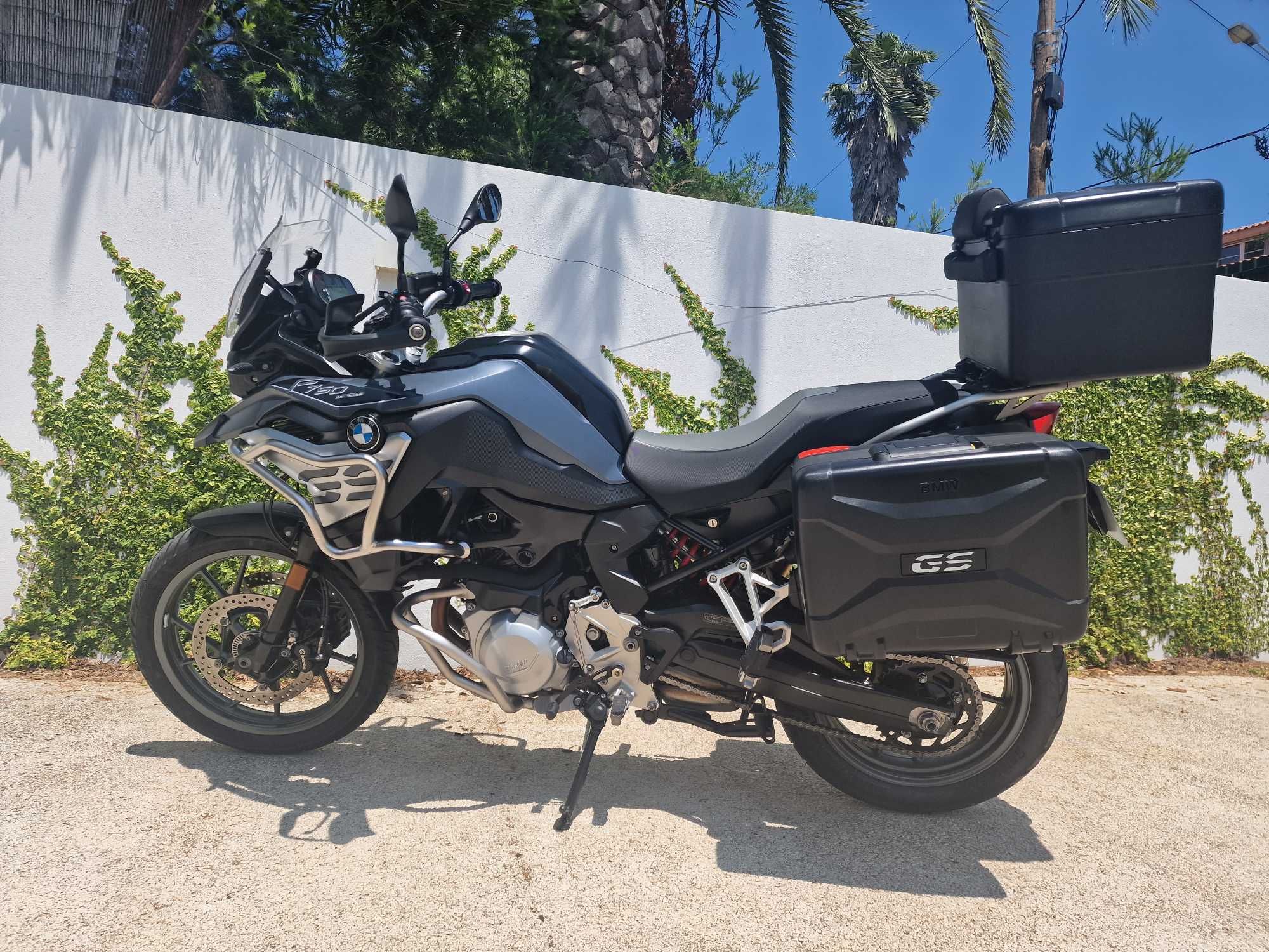 BMW F 750GS Exclusive c/ muitos extras, kit malas, apenas 8,500 kms