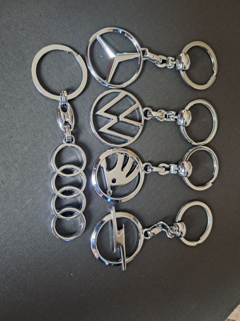 Брелок з логотипом Volkswagen Mercedes Skoda Audi Nissan Mazda Opel