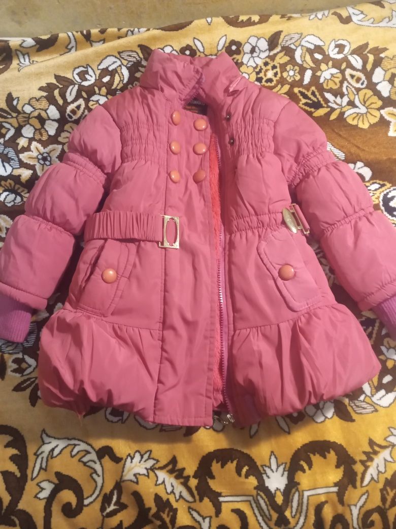 Зимняя курточка на девочку 2-3 года