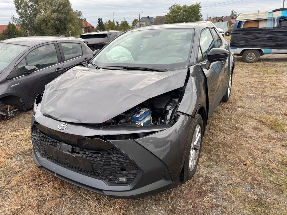 Toyota C-HR Hybrid, odpala, 2 klucze!