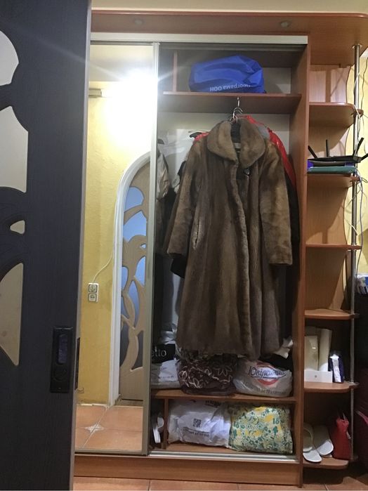 Мебель для прихожай  шкаф купэ с зеркалами  и с консолями  и с подсвет