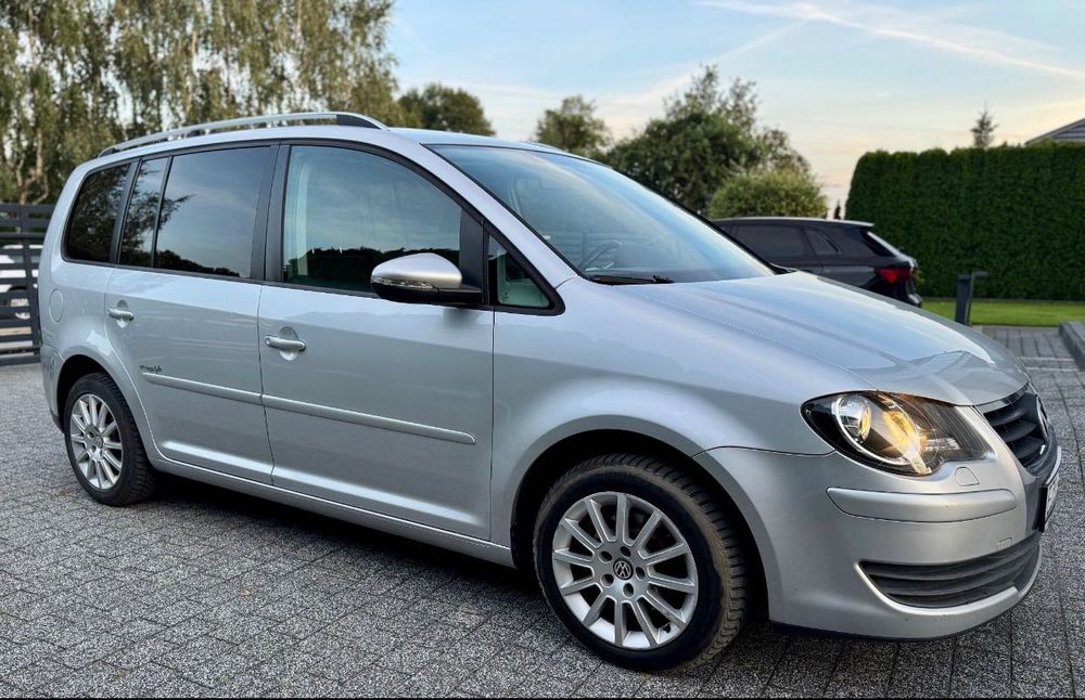 Volkswagen Touran 2010р 2.0 TDI