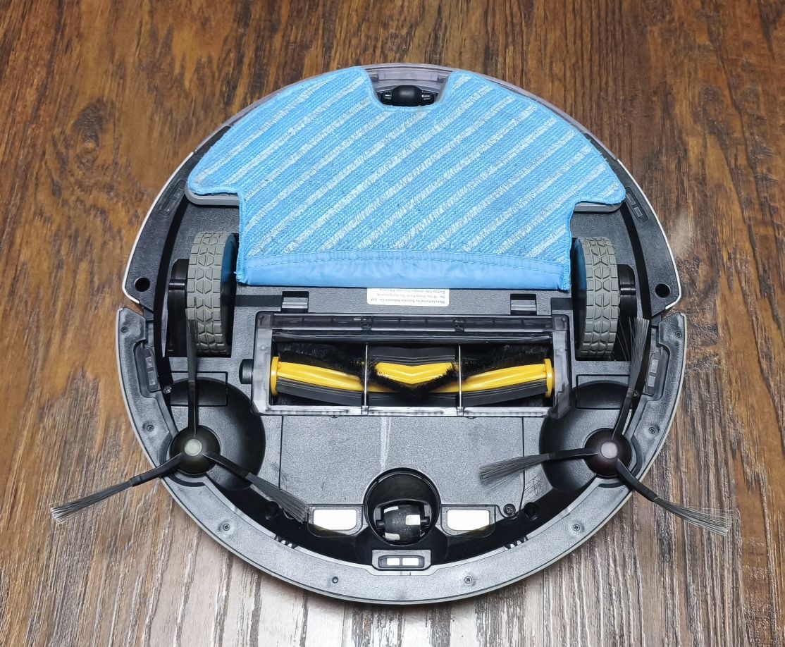 Робот пилосос ECOVACS Deebot Ozmo 900