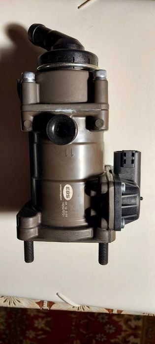 Главный тормозной кран EBS Volvo FH12