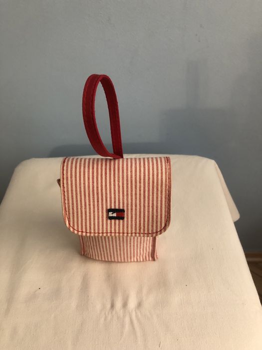 Mini saszetka do ręki, paska czy torebki Tommy Hilfiger