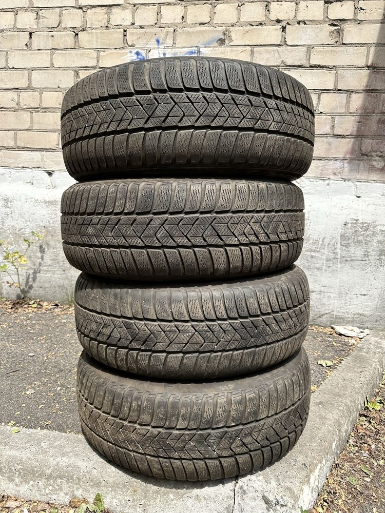 Резина r17  225/55  Pirelli зима 18 год