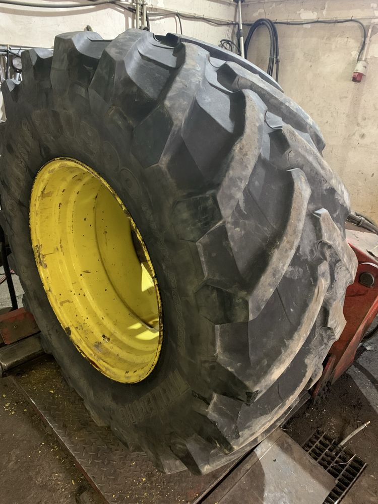 Koła blizniacze 600/70r30 i 710/70r42 john deere