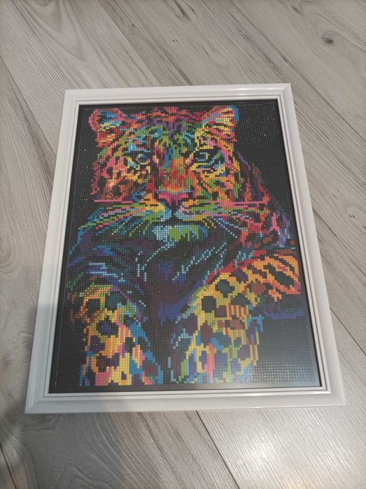 Obraz z wizerunkiem tygrysa wyklejonego z koralików "diamond painting"