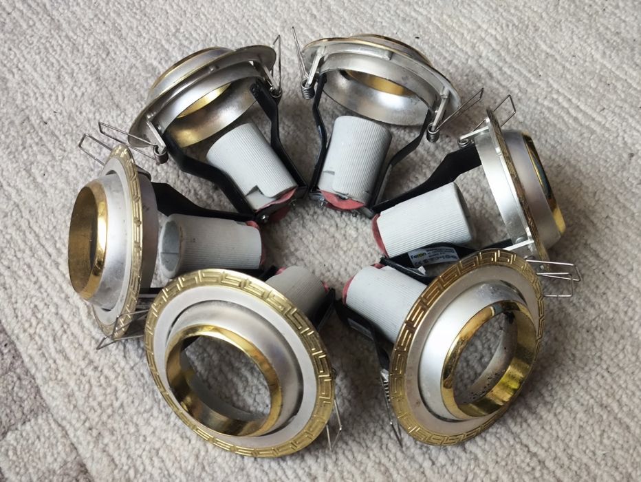 Потолочний точковий світильник Е14