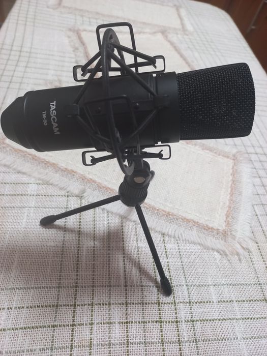 Продам студийный микрофон tascam tm-80 black