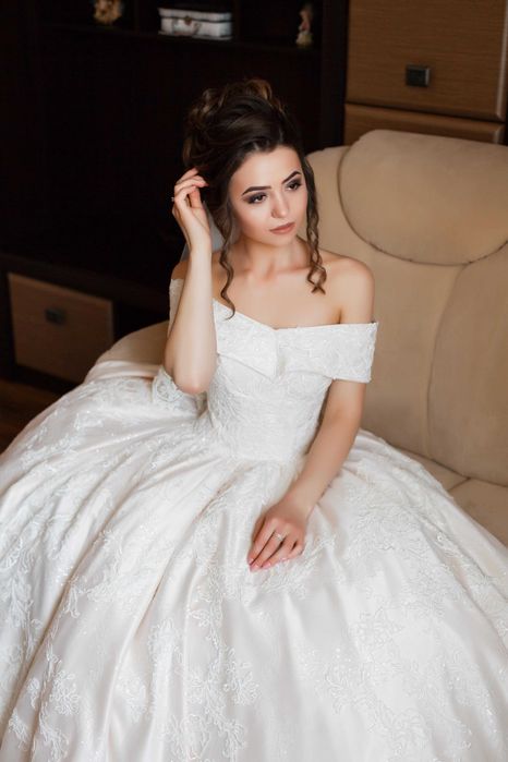 Вишукана весільна сукня / весільне плаття