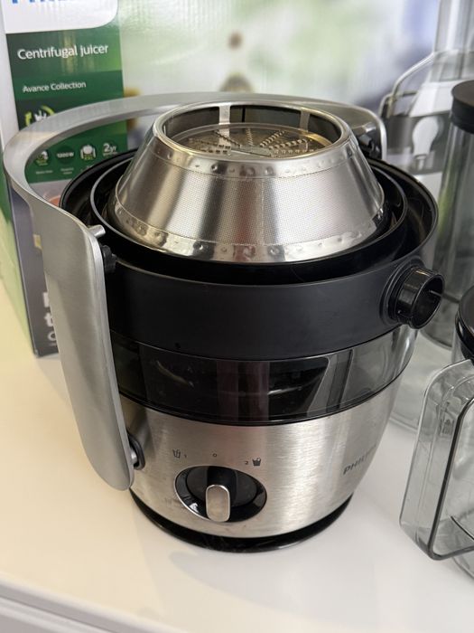 Центрифужна соковижималка Philips Avance Collection HR1922/21