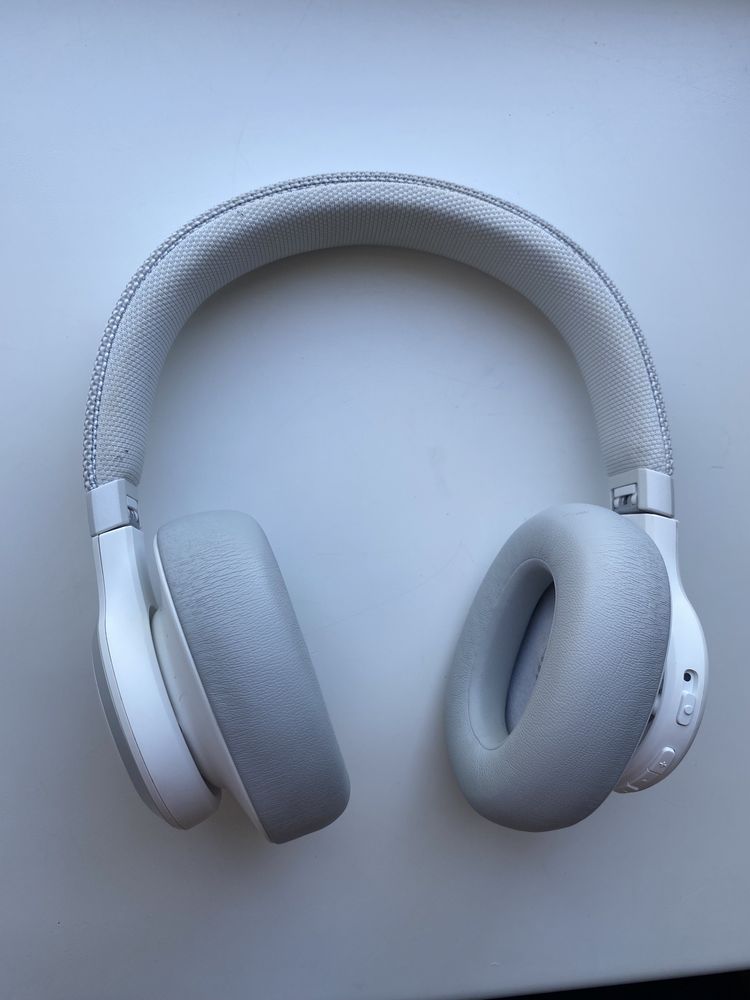 Навушники з мікрофоном JBL Live 650BTNC White