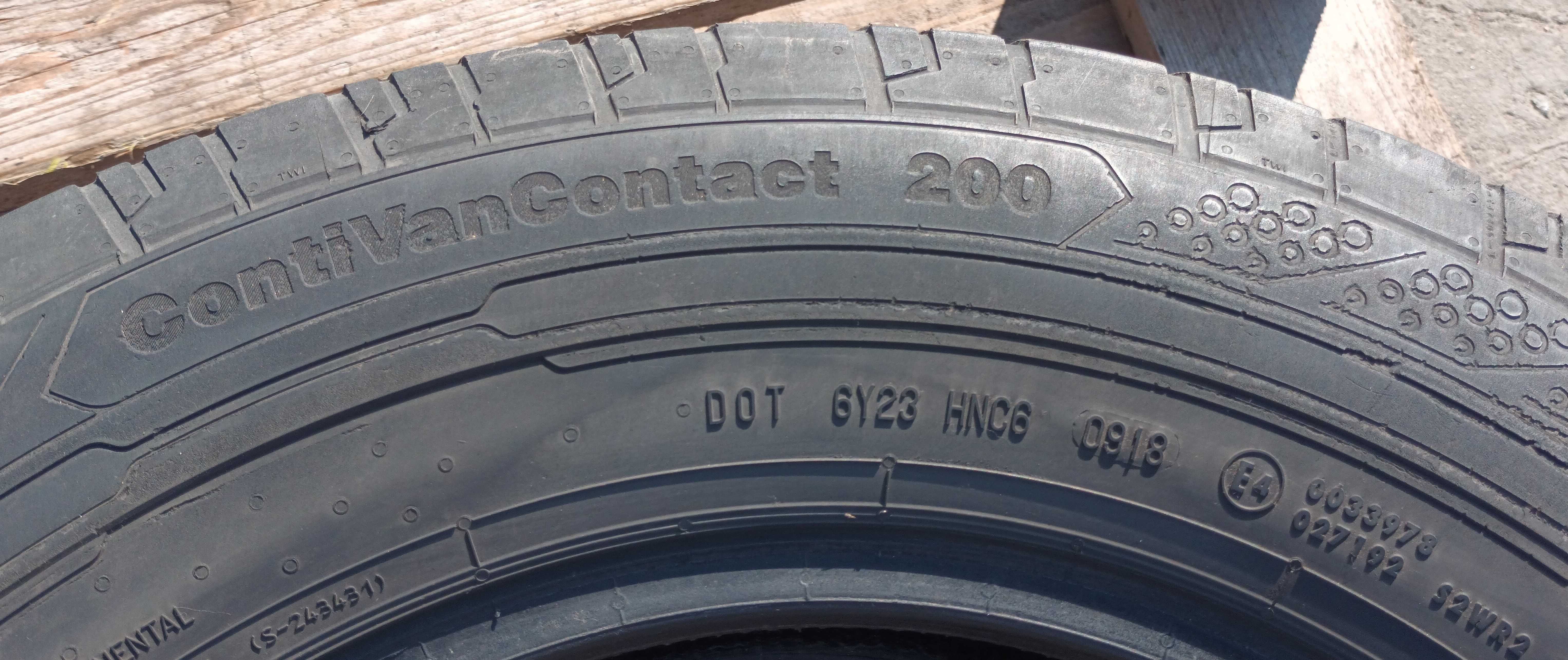 Opony letnie BUS Continental VanContact 205/75/16C - 2 szt. R15C A61