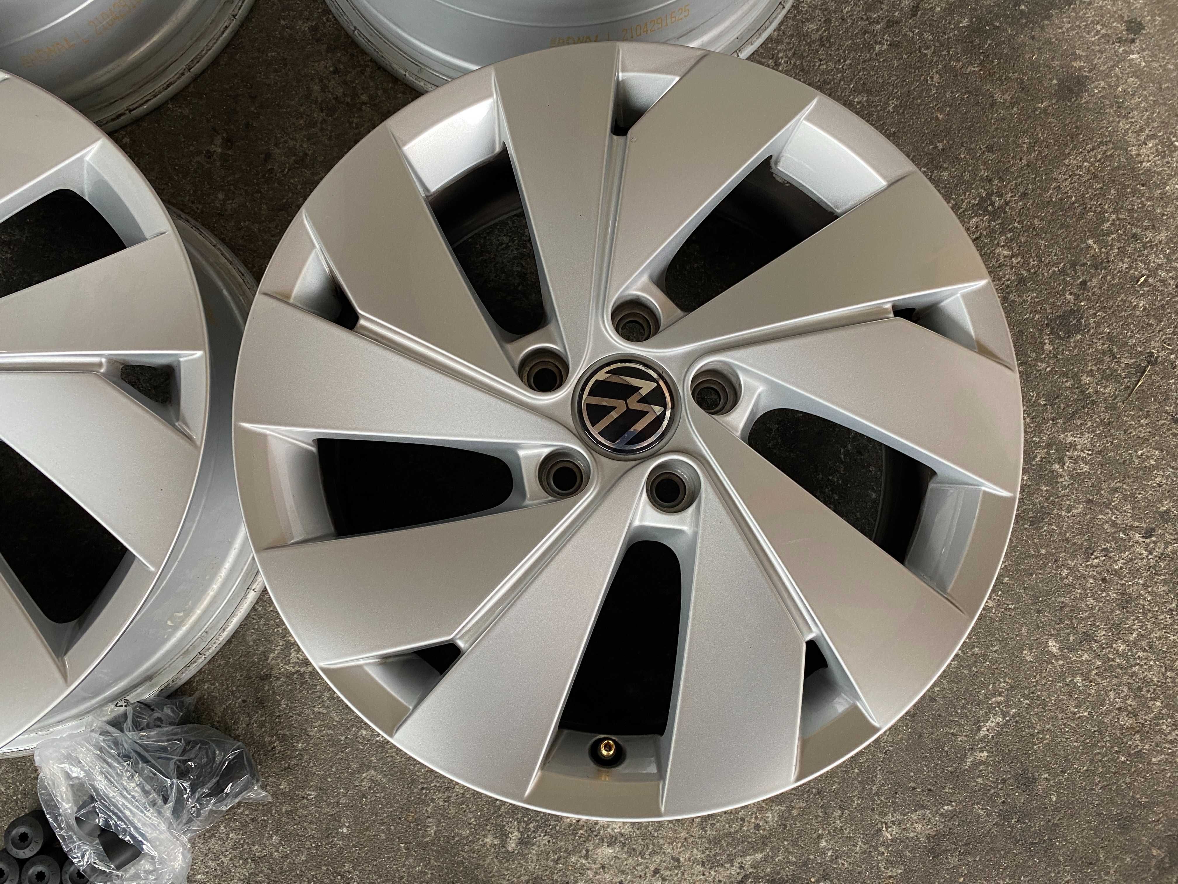 Felgi 17 VW GOLF 8 ,Touran , Eos , Jetta  6,5JX17 ET46 ORYGINALNE DEMO