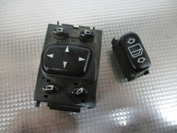 Comando / botão / interruptor vidros trás esquerdo MERCEDES-BENZ Class