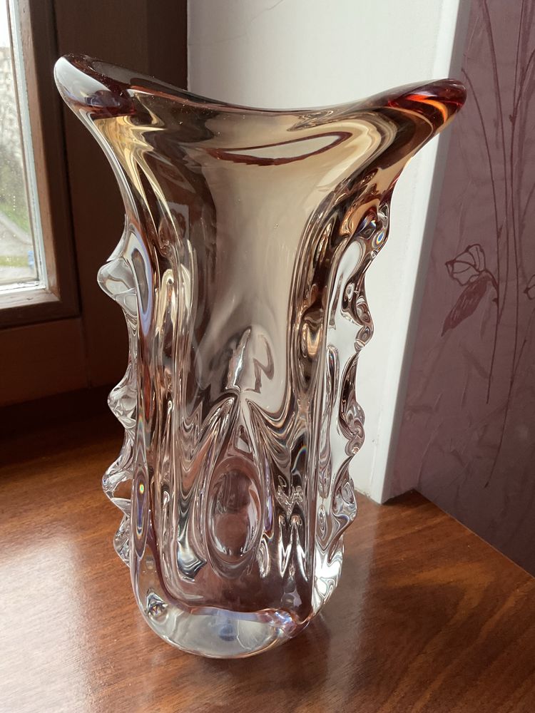 Антикварная ваза для цветов 70-х годов из дымчатого чешского стекла.