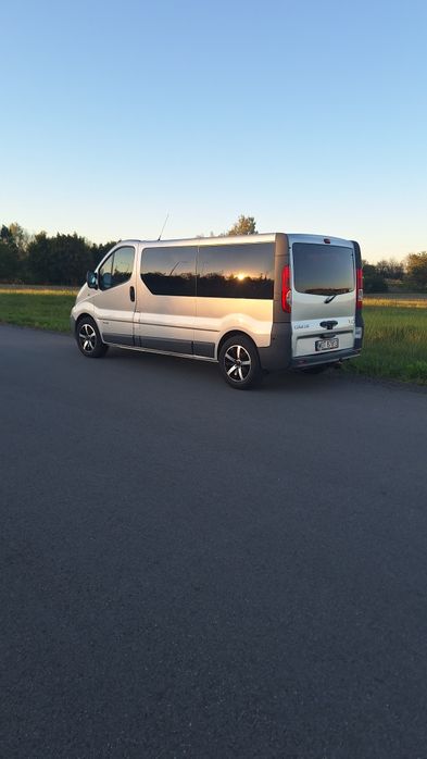 Sprzedam Renault Trafic 9 miejsc 2009 rok