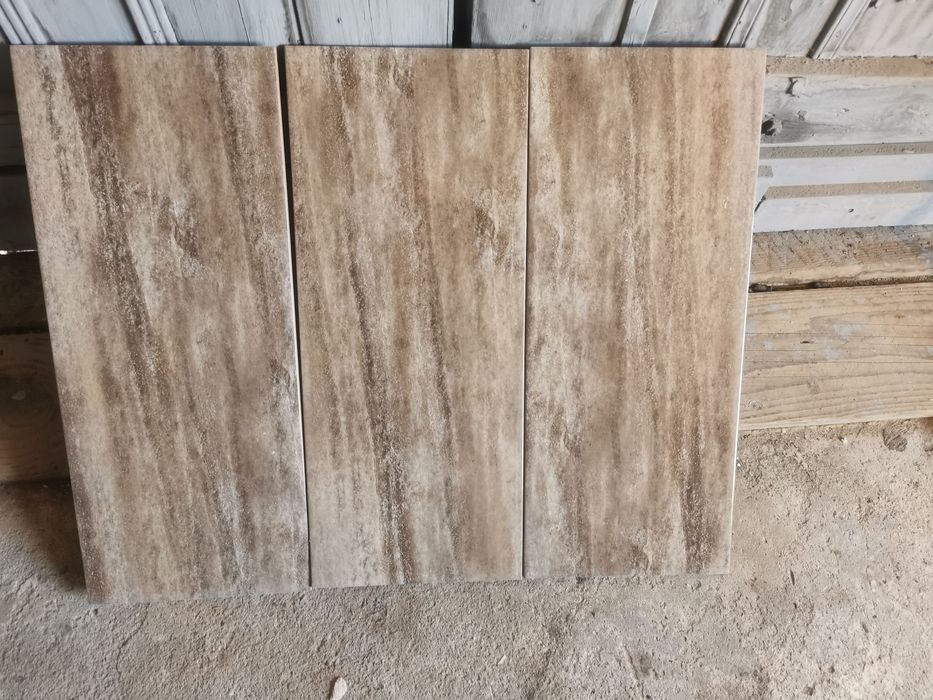 Plytki scienny wewnetrzne 15 m, 60/25 cm polysk.