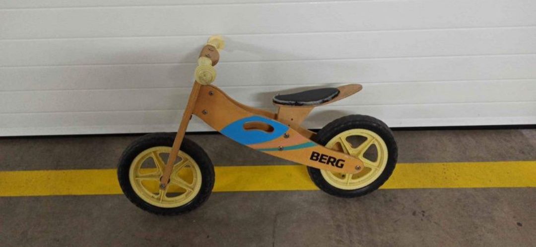 Bicicleta de madeira