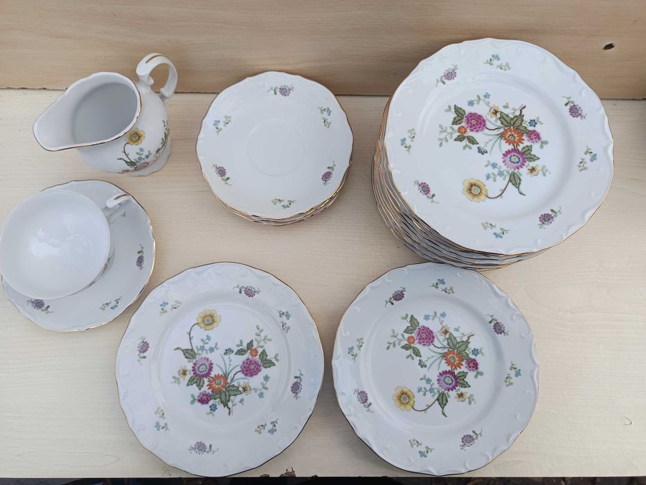 Столовий набір тарілок, неповний сервіз made in Japan