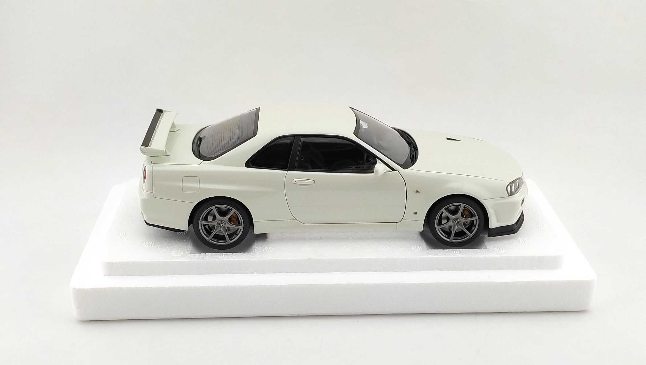 1/18 Nissan Skyline GT-R (R34) V-Spec II white pearl Autoart 77406