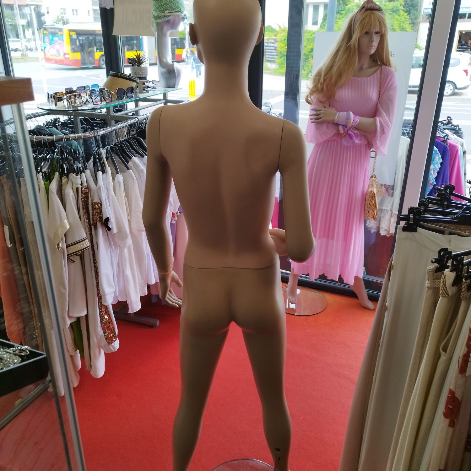 Manekin damski stojący