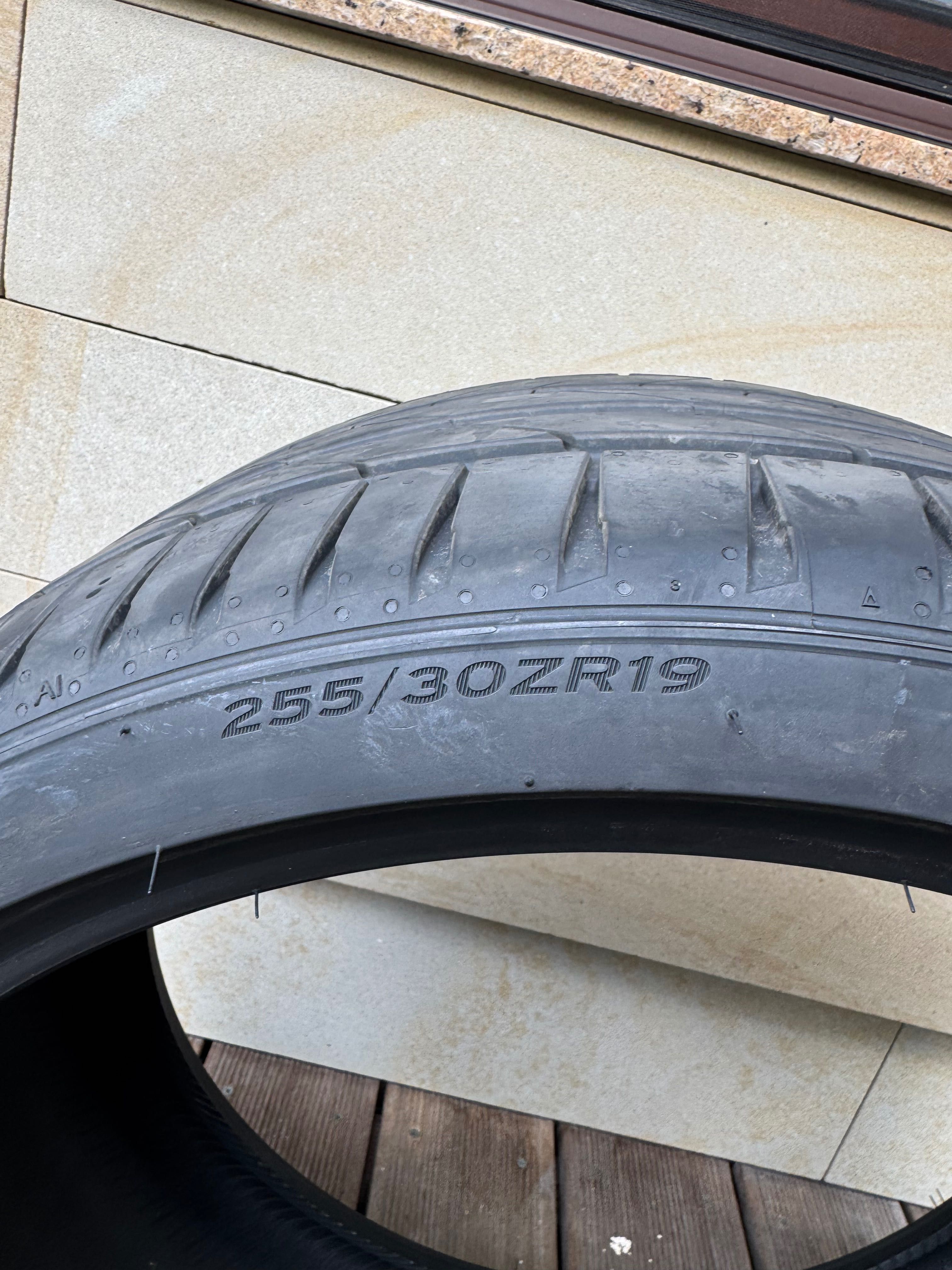 opony Hankook 255/30R19 - 2 szt NOWE