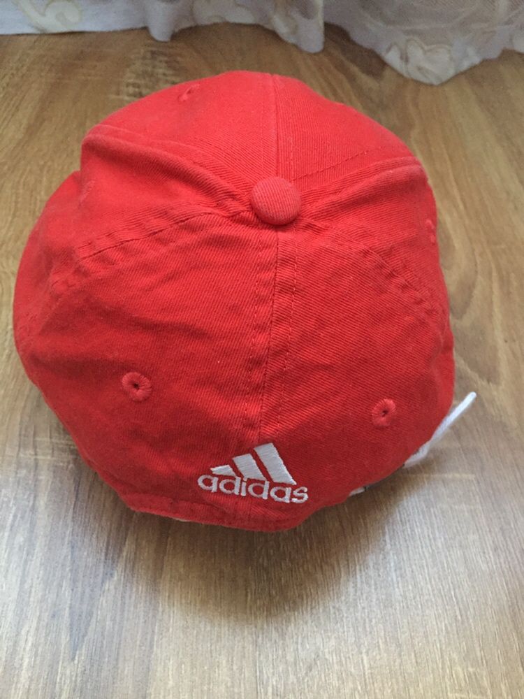 Adidas, Оригинальная фирменная кепка